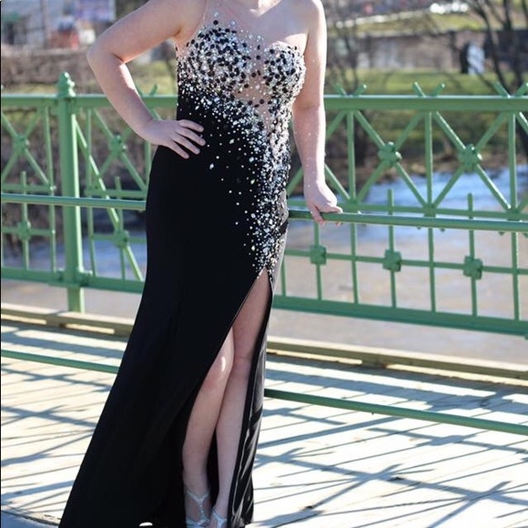 Prom Dress - Picture 1 of 6